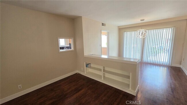 Building Photo - 6034 S Kings Rd