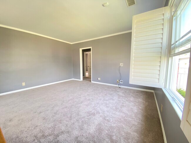 Building Photo - 3521 Pacific Ave