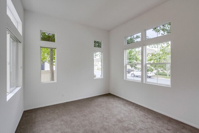 Building Photo - Westport @ Stonecrest