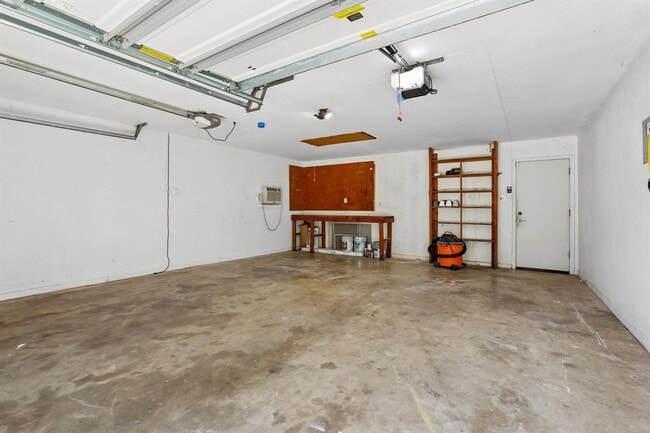 Building Photo - 10903 Mellow Ln