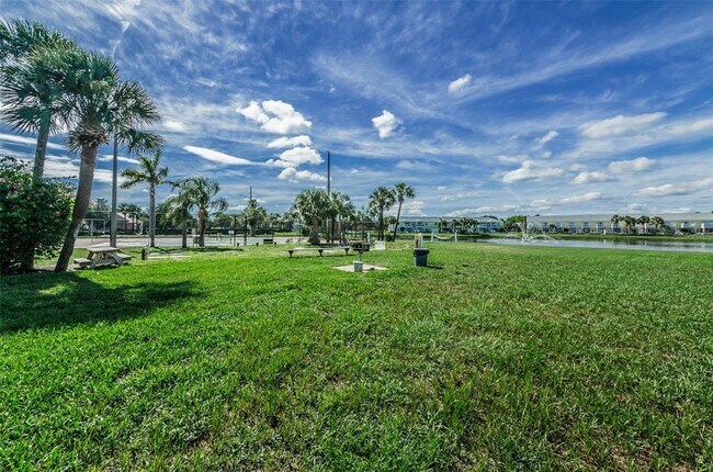 Building Photo - 5196 Beach Dr SE