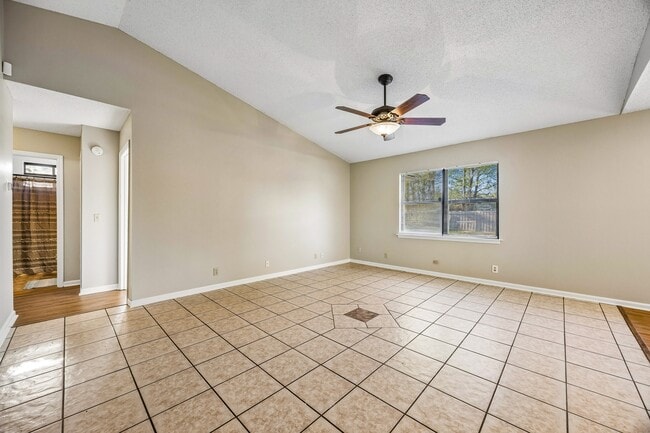 Building Photo - 132 Woodvalley Ct