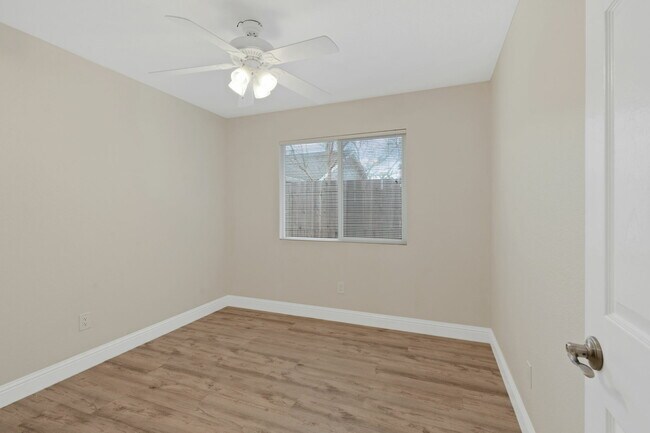 Building Photo - 111 Philip Dr