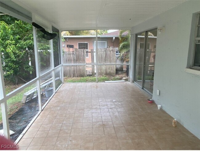 Building Photo - 5237 Warren St