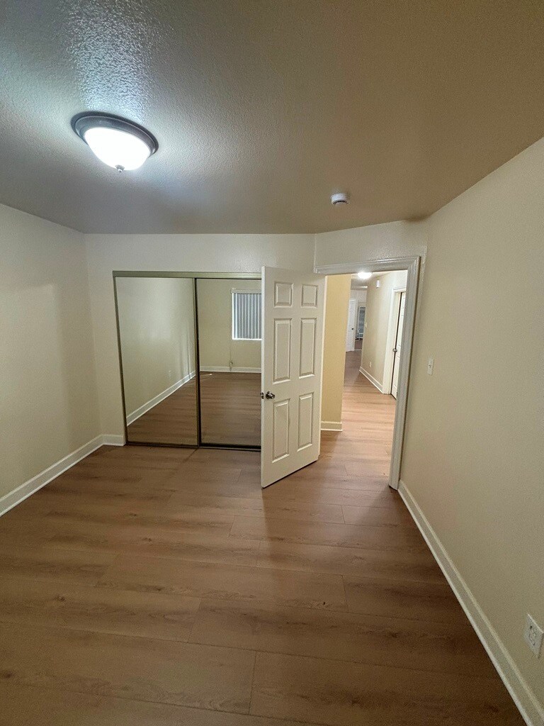 Building Photo - 6808 Brynhurst Ave