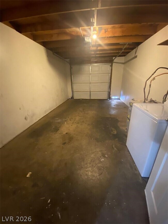 Building Photo - 5215 Gray Ln