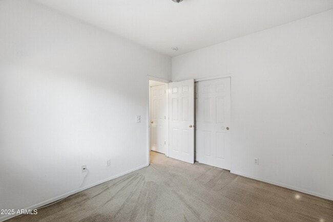 Building Photo - 14568 W Crocus Dr