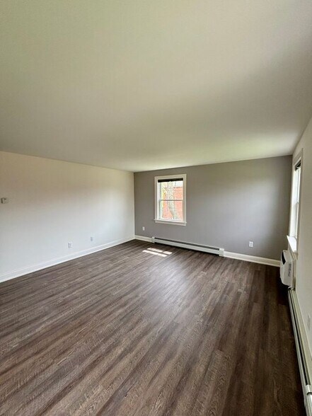 Building Photo - 1355 Millersport Hwy