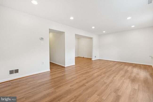Building Photo - 3881 Persimmon Cir