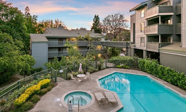 Building Photo - 1644 San Miguel Dr