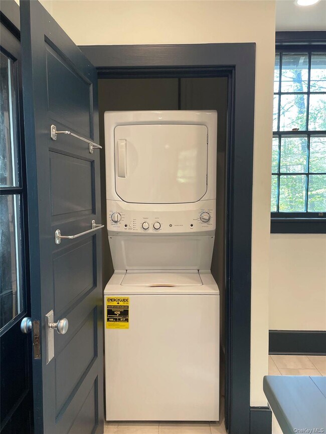 Building Photo - 12 Pine Hill Rd