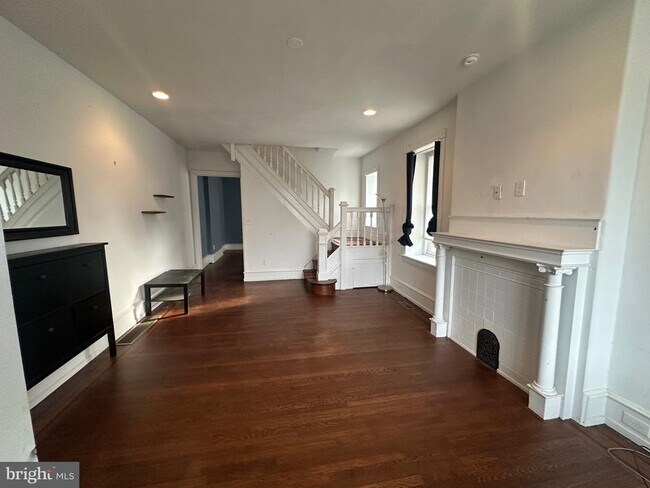 Building Photo - 401 Righter St