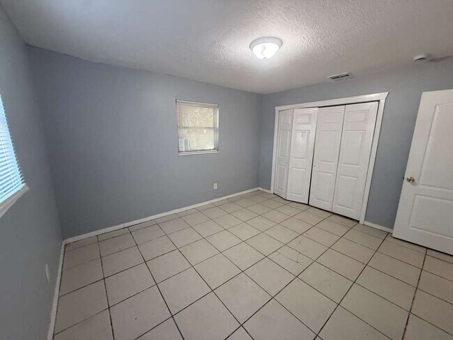 Building Photo - 3/2 Beautiful Upgraded Home on a corner lot! Don't miss out on this one!