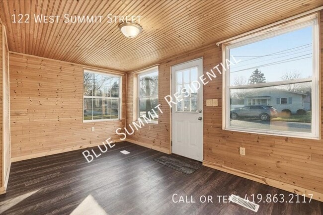 Building Photo - 122 W Summit St