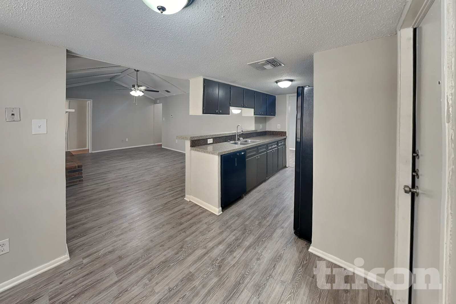 Building Photo - 13622 Oak Breeze