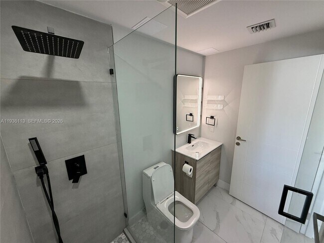 Building Photo - 944 Jefferson Ave