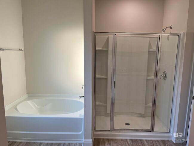 Building Photo - 10762 Winning Colors Trl