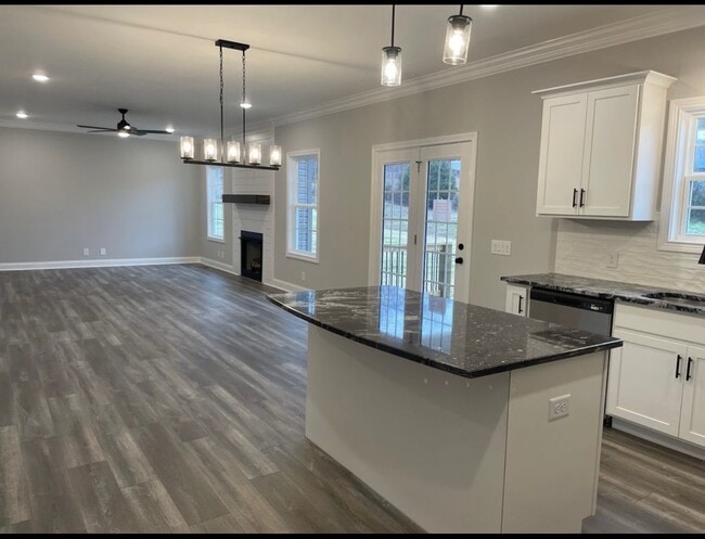 Building Photo - 3084 Timberdale Dr