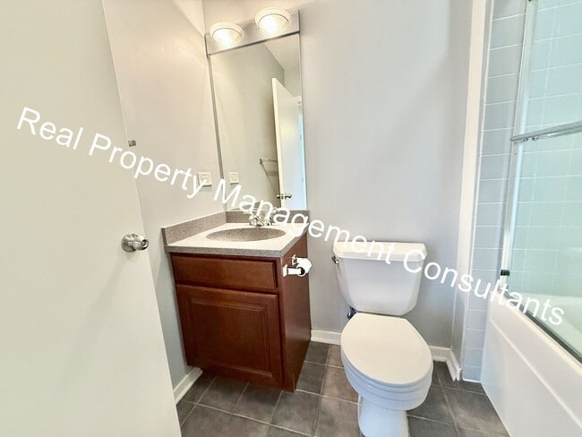 Building Photo - Luxury Living at Western Auto Building – 2...