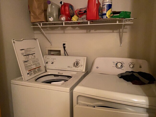 Building Photo - 906 Richmond Dr