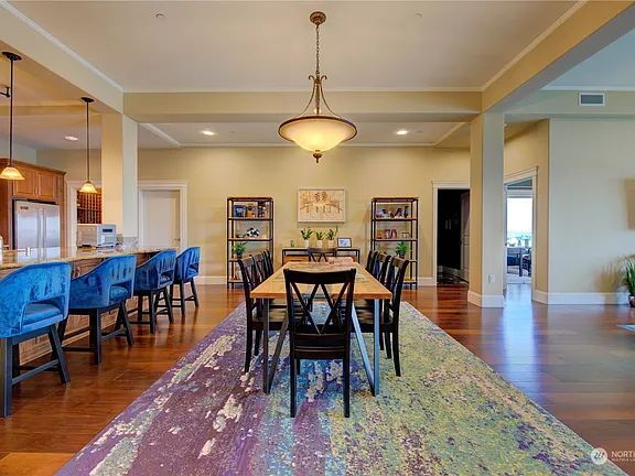 Building Photo - "Spacious 2-Bed, 3-Bath Sanctuary in Tacoma's Heart – 3,243 Sq Ft of Luxury Living!"