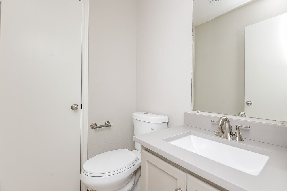 Building Photo - 2104 Deniro Dr