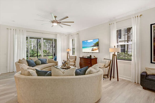 Building Photo - 2847 Tiburon Blvd E