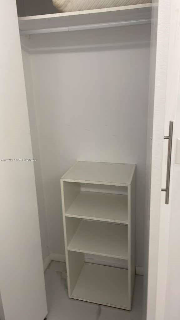 Building Photo - 1150 Normandy Dr