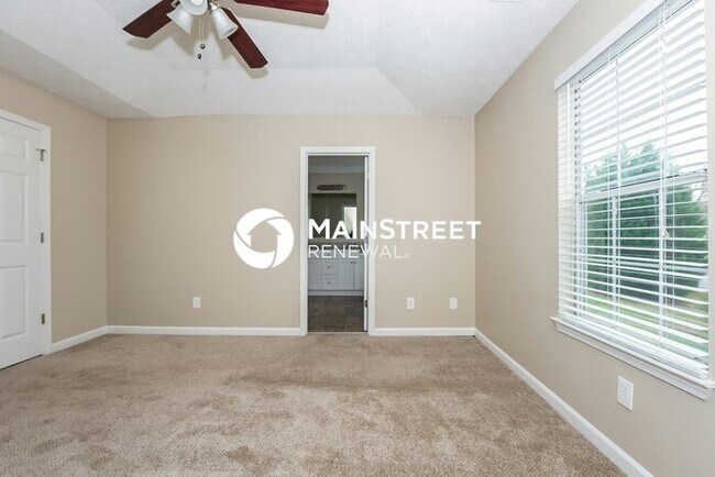 Building Photo - 4 Bedroom Pet-Friendly Home in Rex, GA with Main Street Renewal