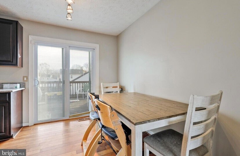 Building Photo - 7867 Pepperbox Lane