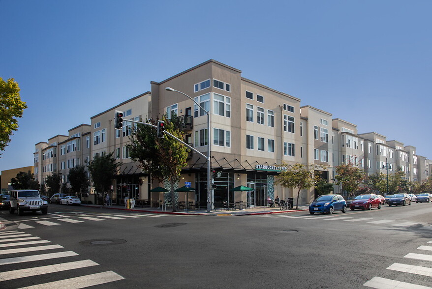 Building Photo - The Courtyards at 65th Street