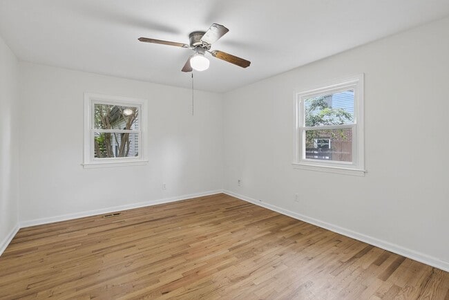 Building Photo - Lakeville Estates