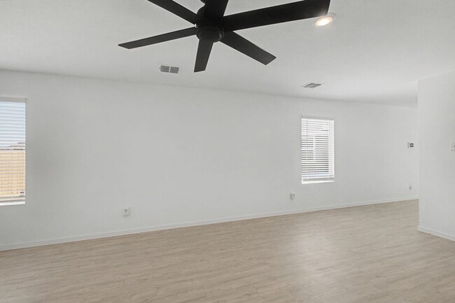 Building Photo - 6732 Bramblewood Dr