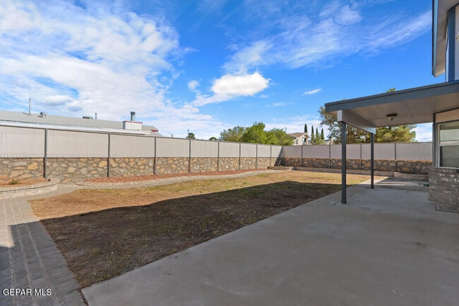 Building Photo - 11823 Stone Castle Dr