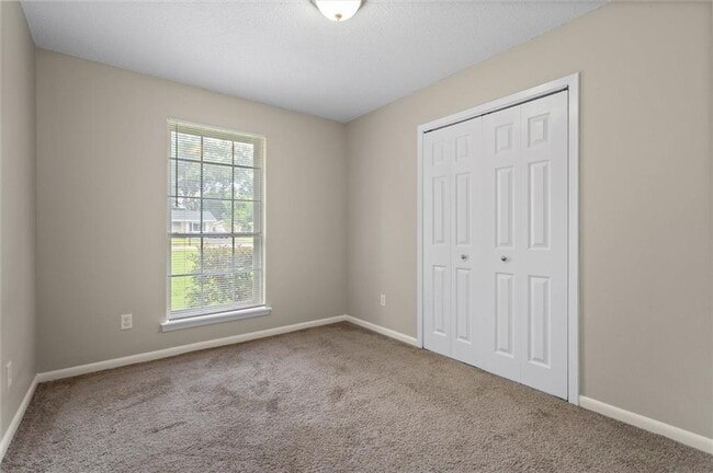 Building Photo - 5024 Santos Dr E