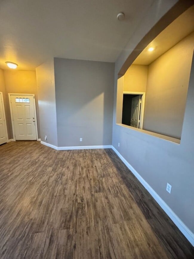 Building Photo - Charming  3-bedroom, 2-bathroom