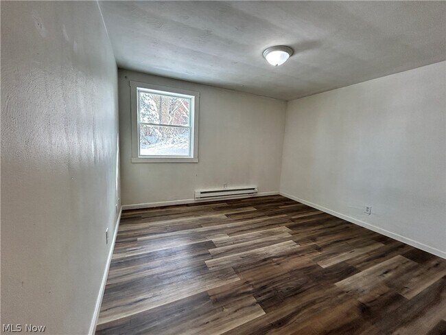 Building Photo - 141 Pikeview Rd