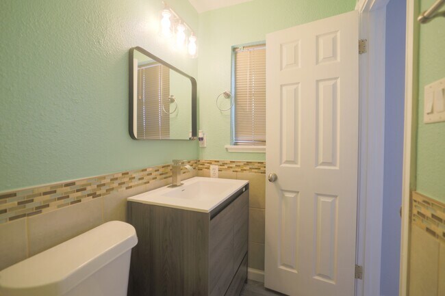 Building Photo - 3118 Flamborough Dr