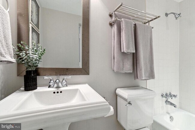 Building Photo - 1718 Corcoran St NW