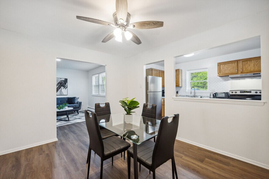 Building Photo - 1104 Wharton Dr