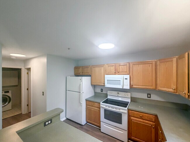 Building Photo - 2820 Barclay Wy