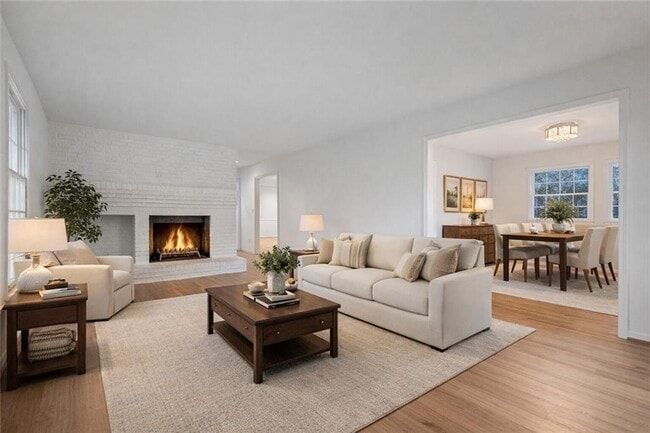 Building Photo - 2713 Briarlake Rd NE