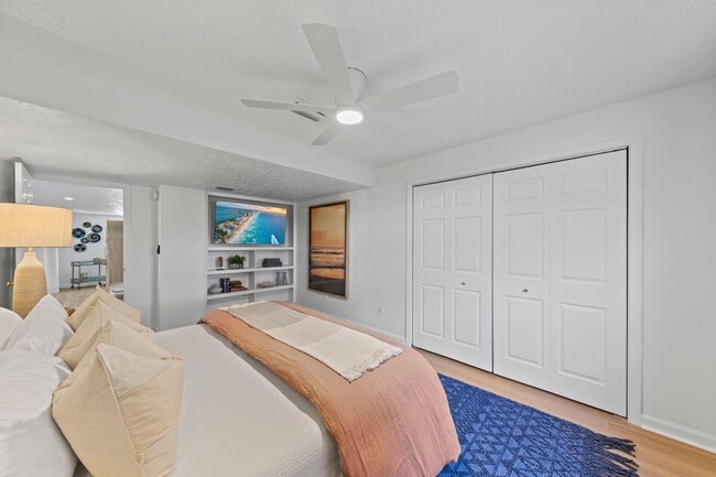 Building Photo - 169 Pompano St