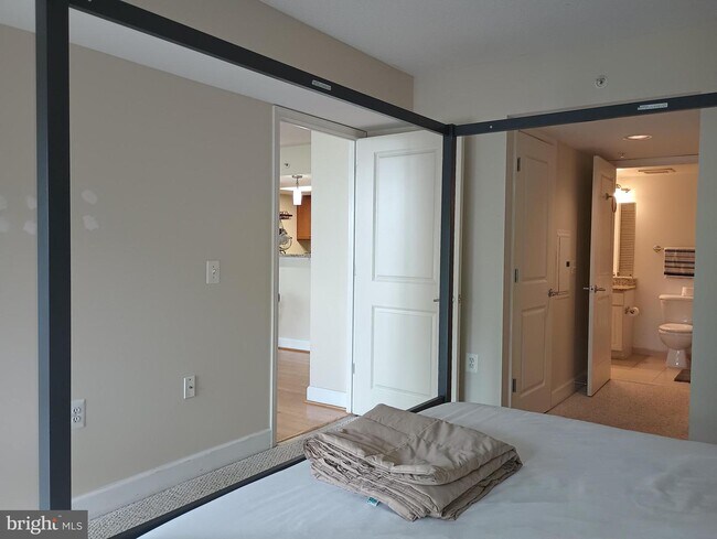 Building Photo - 11800 Sunset Hills Rd