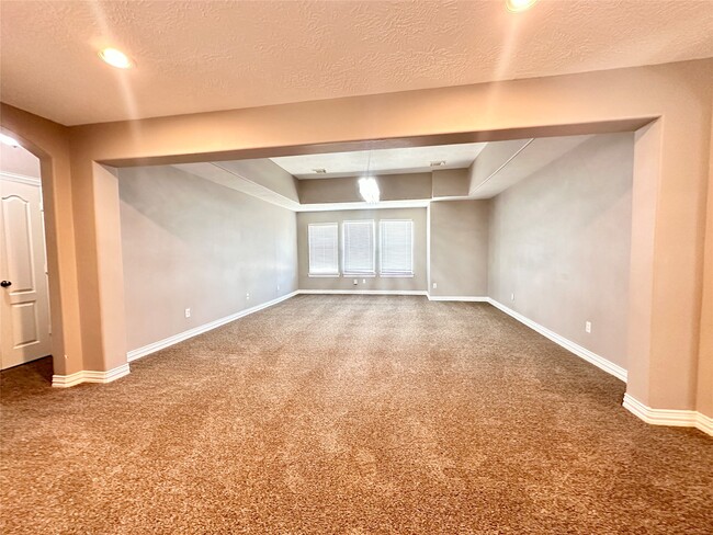 Building Photo - 2819 Lake Shore Harbour Dr