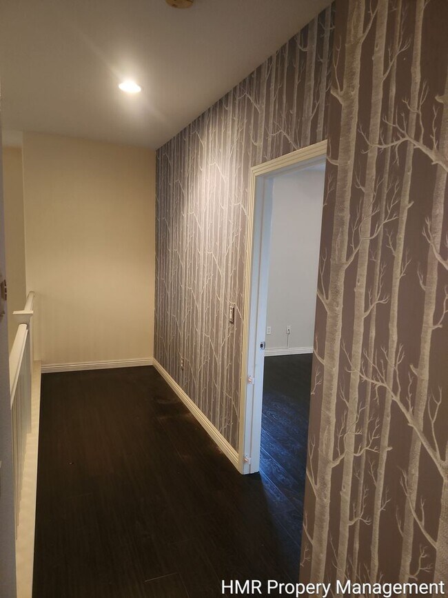 Building Photo - Modern 2-Bedroom Condo Near Victoria Gardens