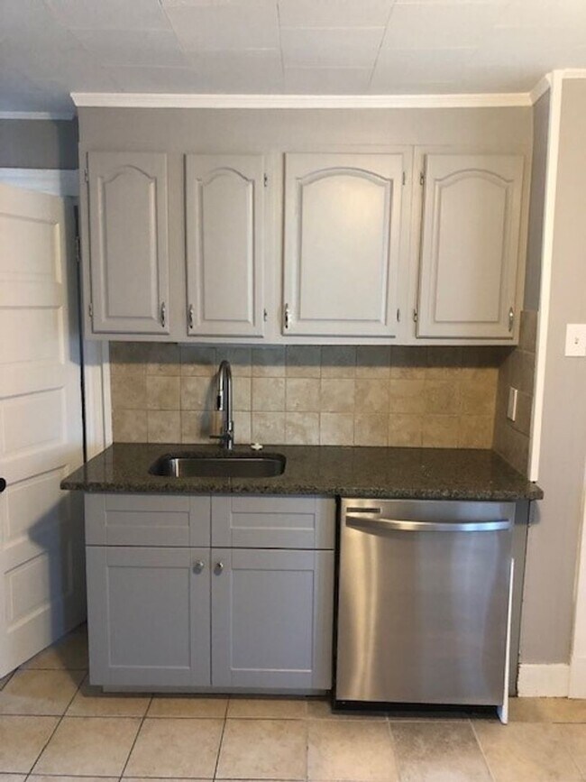 Building Photo - 3 Bedroom Apartment - 1st Floor Unit