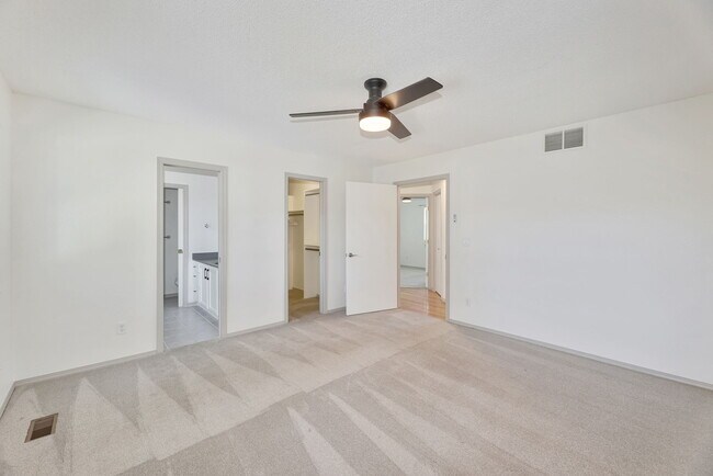 Building Photo - 1260 S Ridgehurst Cir