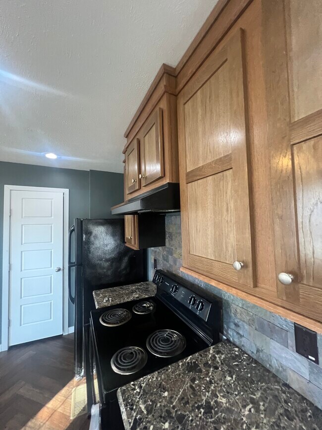 Building Photo - 934 9th St