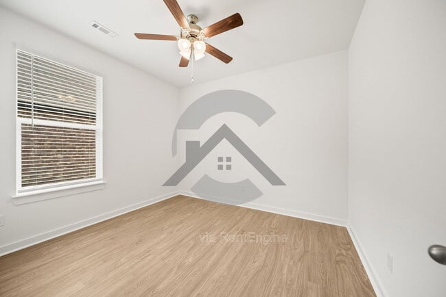 Building Photo - 621 Riley Ln